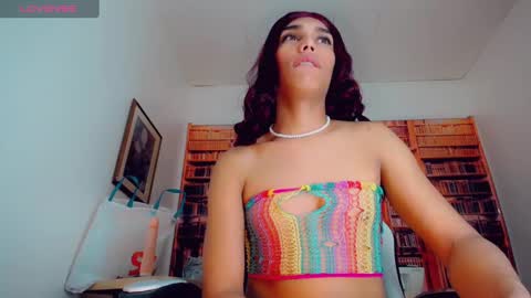 emeli_roushot online show from 12/19/24, 11:29