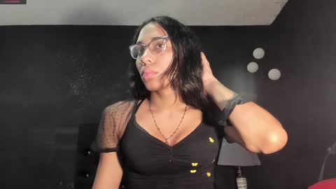 emilygomezz online show from 11/24/24, 11:36