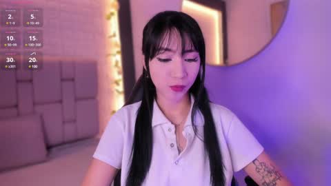 emma_woods__ online show from 12/19/24, 12:13