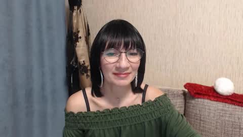 ericablack8 online show from 12/27/24, 04:08