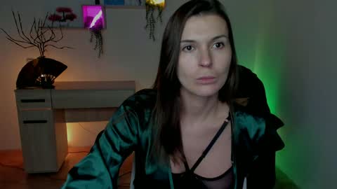 EricaPowers online show from 11/12/24, 10:07