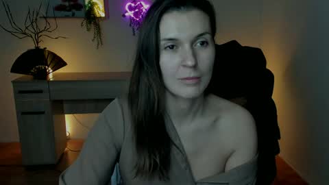 EricaPowers online show from 12/06/24, 10:40