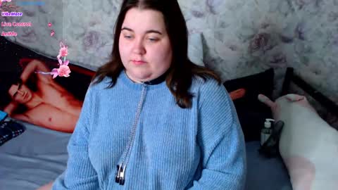 estelle_hicks online show from 12/09/24, 06:43