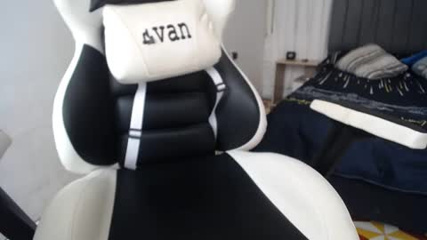 Evan online show from 01/06/25, 06:05