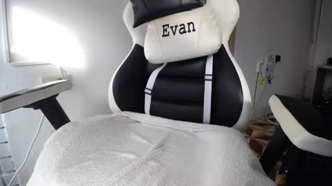 Evan online show from 11/30/24, 12:29