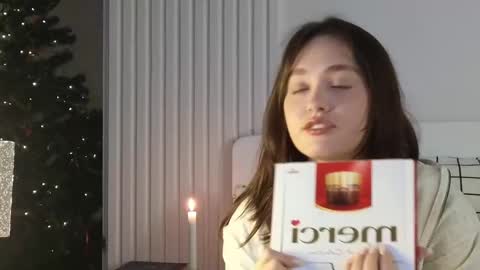 evi_woow online show from 12/27/24, 08:06