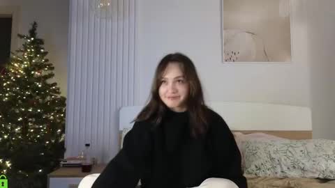 evi_woow online show from 11/25/24, 05:56