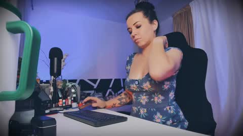 Lisa Dove aka FeetFunDoll online show from 11/10/24, 11:35