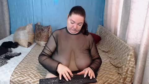 frau_becky online show from 12/17/24, 07:31