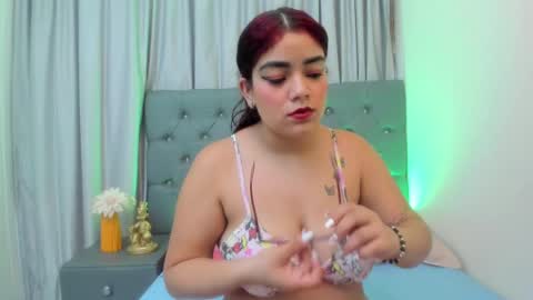 gia_lenox online show from 12/27/24, 11:57