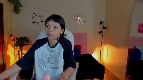 gimena_gonzales online show from 12/10/24, 01:37