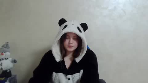 girl_leya online show from 12/15/24, 11:26