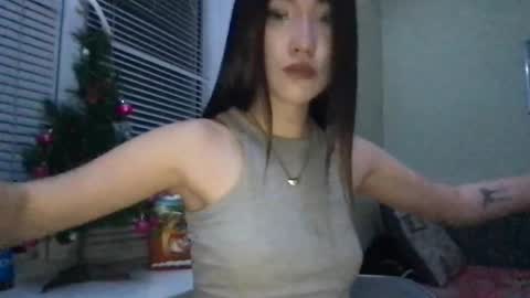 girl_sue online show from 12/18/24, 03:29