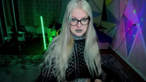 Hannah online show from 01/05/25, 01:52