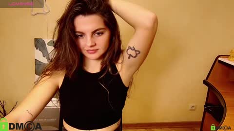 hellen_dias online show from 11/10/24, 04:31