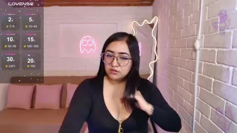 heylem_tay online show from 12/28/24, 11:38