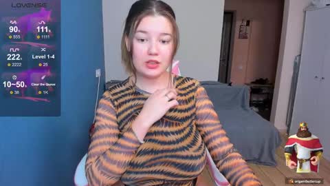 holly_llina online show from 12/09/24, 03:55