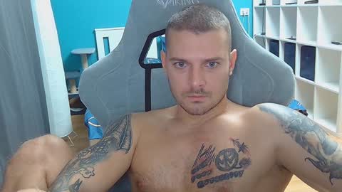 Horny Solobro 99 online show from 11/21/24, 05:00