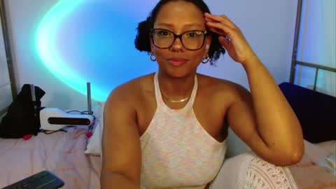 Horny Little Honey online show from 12/08/24, 06:44