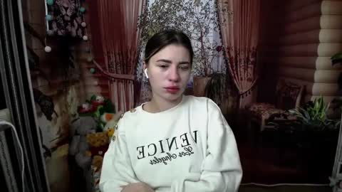 hot_leyla online show from 11/13/24, 06:42