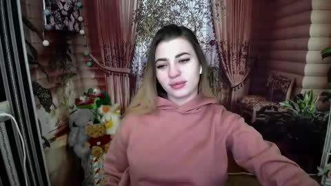 hot_leyla online show from 11/27/24, 08:14