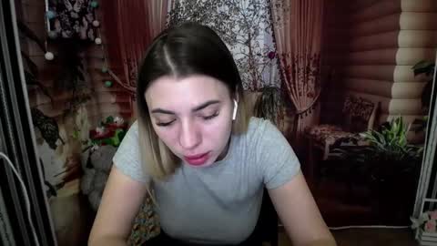 hot_leyla online show from 12/14/24, 05:55