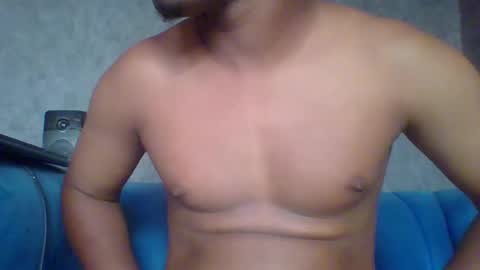 hotguyy001 online show from 02/13/25, 06:30