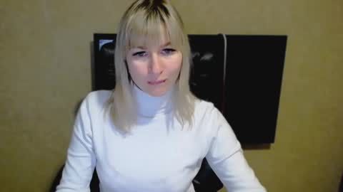 incredible_ariela online show from 12/01/24, 11:43