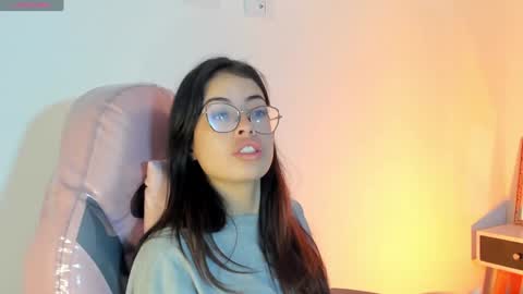 Isabella Collins online show from 12/10/24, 01:37