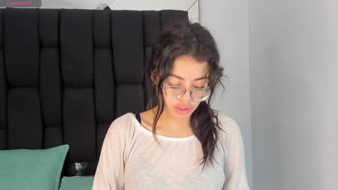 Isabella Collins online show from 12/02/24, 01:03