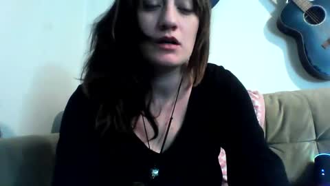 Jacqueline Stone online show from 02/04/25, 04:22