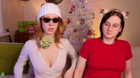 Hey Guys We are Julia ginger  Tina brunette online show from 12/20/24, 05:01