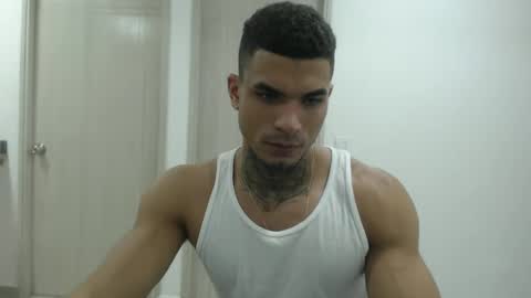 juan_gomez_1 online show from 12/10/24, 10:27