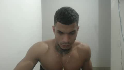 juan_gomez_1 online show from 11/27/24, 11:03