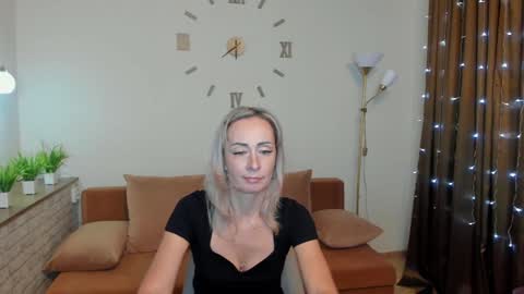 julia__cherry_ online show from 01/07/25, 04:20