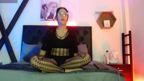 katalina_seanz online show from 12/20/24, 11:15