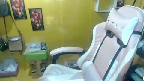 katiedelightxx online show from 12/03/24, 01:45