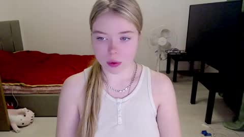 Jennyblonde and Emmabrunette online show from 11/12/24, 12:28