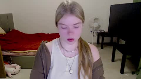 Jennyblonde and Emmabrunette online show from 11/22/24, 12:50