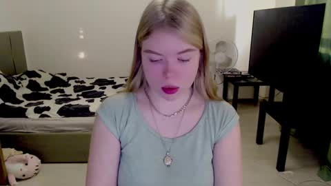 Jennyblonde and Emmabrunette online show from 12/04/24, 11:52