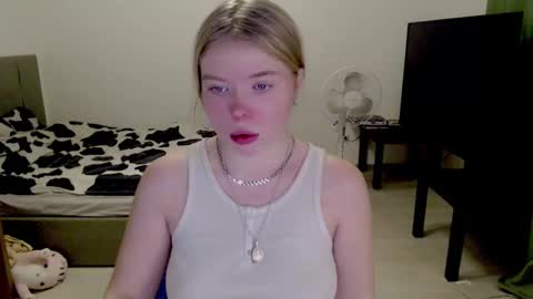 Jennyblonde and Emmabrunette online show from 12/08/24, 03:10