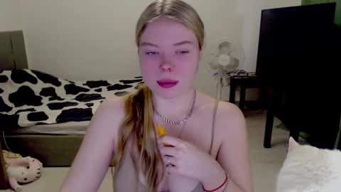 Jennyblonde and Emmabrunette online show from 12/12/24, 12:45