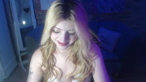 kitty_fox_b online show from 12/21/24, 12:37