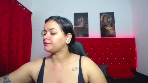 kriss_sweetboobs online show from 12/07/24, 11:57