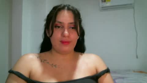 laura gomez online show from 12/02/24, 03:31