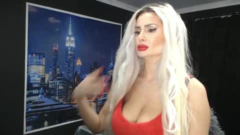 laras_moans online show from 12/18/24, 08:47