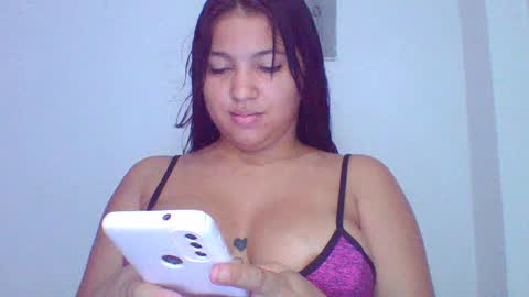 Laura vergara1 online show from 12/06/24, 11:33