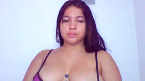 Laura vergara1 online show from 12/15/24, 10:09