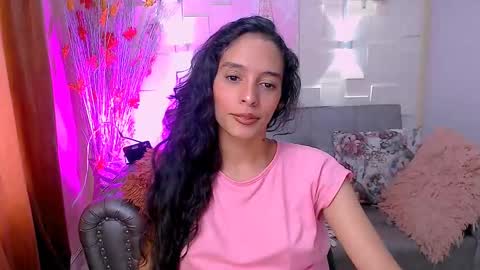 lauraa_miss18 online show from 01/10/25, 04:37