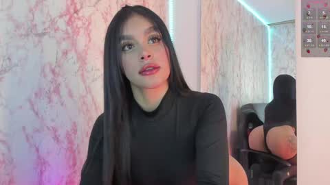 lauren_camila1 online show from 12/17/24, 02:17